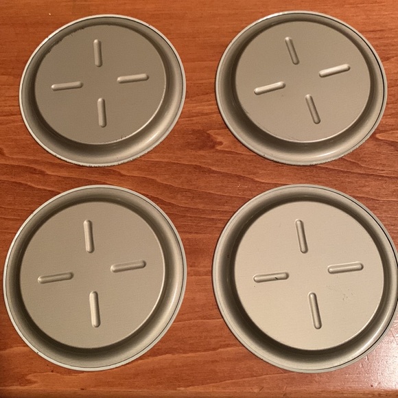 Vintage Collectible Tin Coasters featuring 4 Different Santa Claus & Coca Cola - Picture 2 of 12